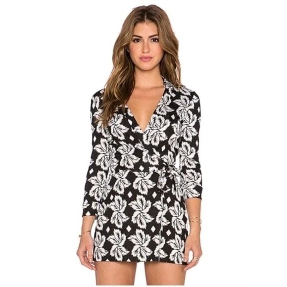 Diane Von Furstenberg Pants - Diane von Furstenberg‎ Wrap Romper Womens 4 Black White Silk Celeste Leaf Print